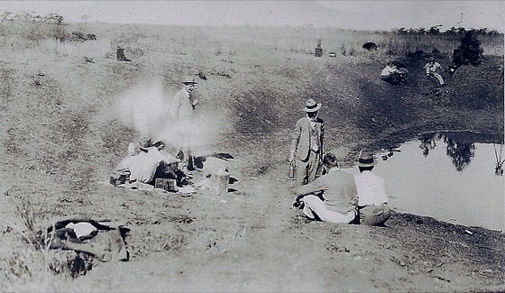 File:Australian soldiers resting during Emu War.jpg