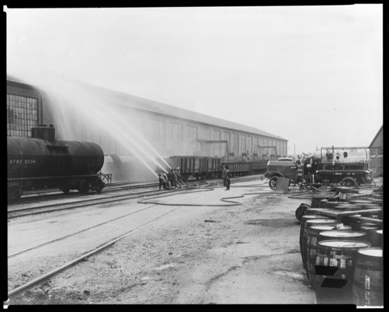 File:Fire department test, 1919 - DPLA - 7cd6376e59c115e5be865b6165f907f3.jpg