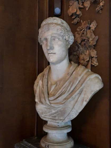 Marble bust of a Ptolemaic-era queen (ornate interior)