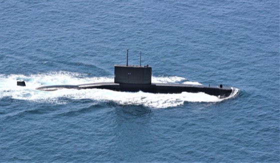 File:Chilean submarine Simpson (SS-21) underway in the Pacific Ocean