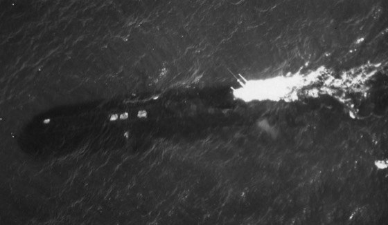File:Soviet Charlie II class submarine at periscope depth in 1986.jpg