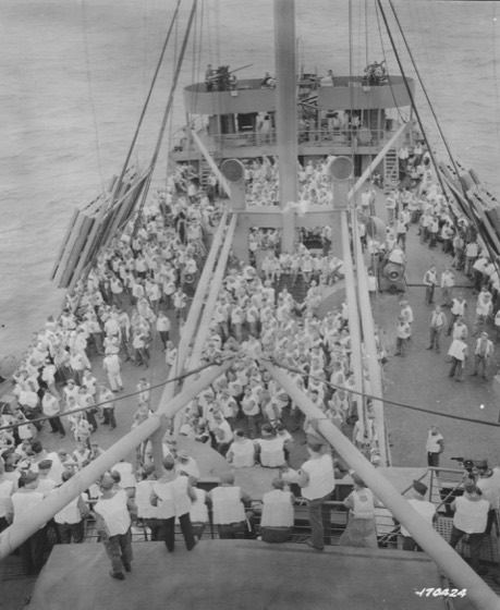 File:SC 170424 - American soldiers clustered on the deck of the troopship