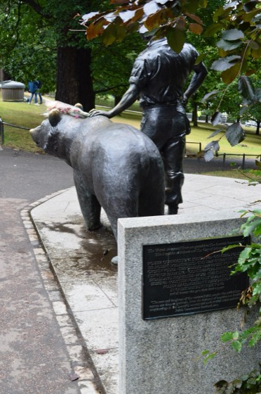 Estátua de Wojtek com soldado polonês, Princes Street Gardens, Edimburgo
