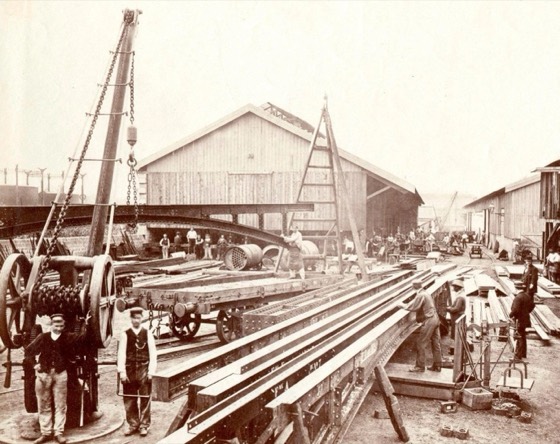 oficinas de Levallois-Perret: vigas de ferro da torre, 1887