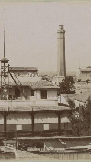 o farol comum erguido em Port Said