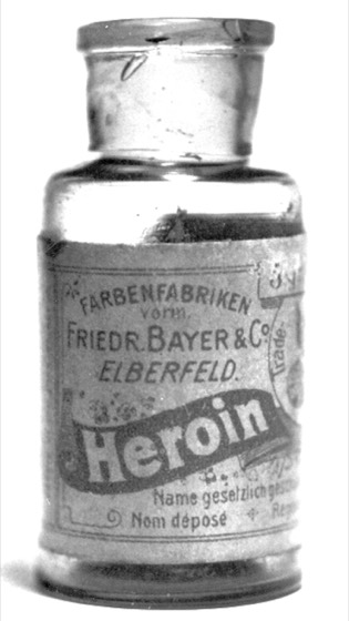 close no rótulo Heroin do frasco Bayer
