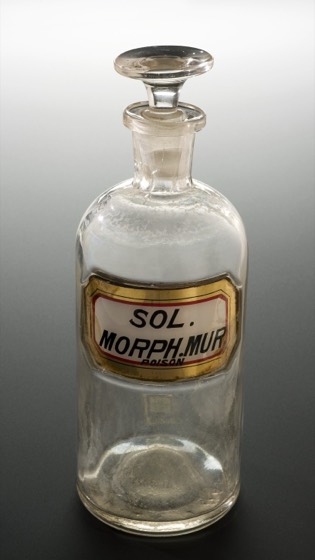 frasco de botica de solução de morfina