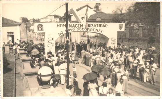 14/08/1945. Arrival of the soldiers. Front street Campos Salles. Portal Welcome in front of old city.