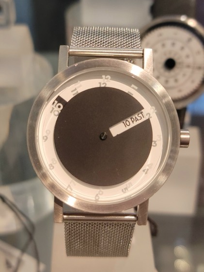10 Past wristwatch