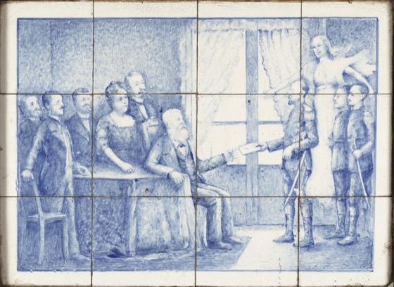 Painel, de autoria desconhecida, composto por doze azulejos brancos pintados na cor azul, representando cena de Dom Pedro II recebendo a intimação do Governo Provisório para abandonar o país. Baseado na pintura "Entrega da carta de exílio a Pedro II" de Alberto Chapon, pertencente ao acervo do Museu