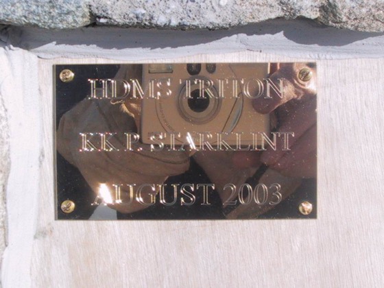 Hans Island, 2003-08-01, HDMS Triton, Cairn with CO´s signature